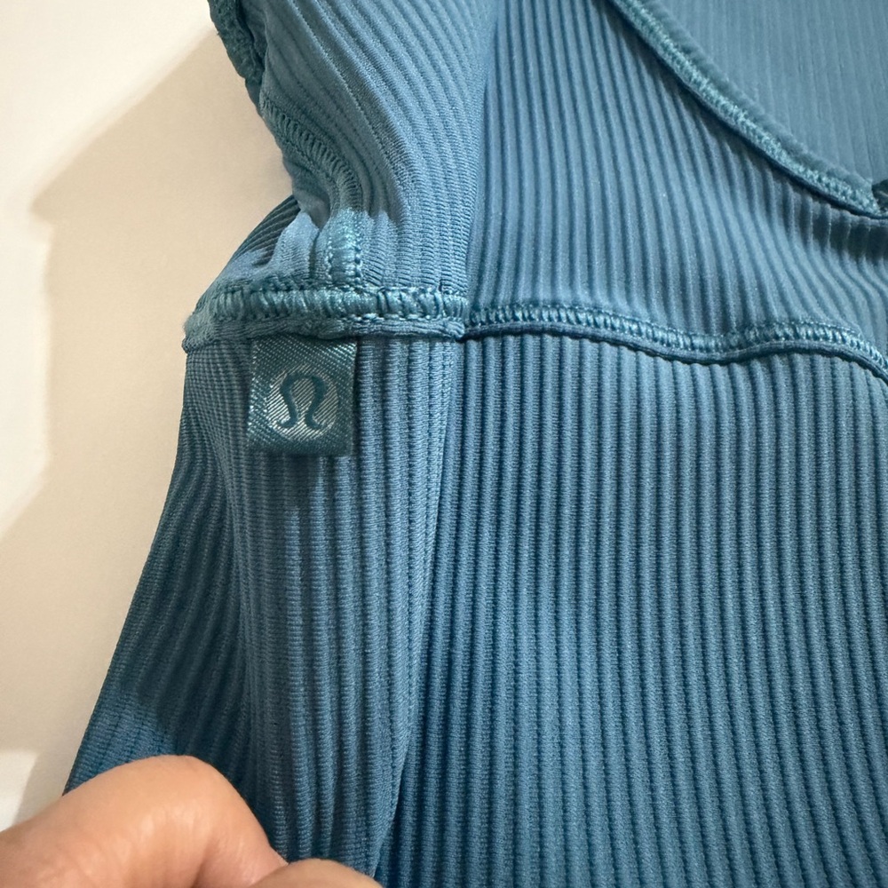 Lululemon Ribbed Power Pivot Tank - Picture 4 of 5